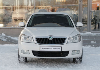 Подержанный автомобиль Skoda Octavia Liftback 2011 года (2 фото)