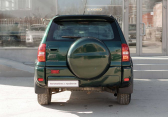 Подержанный автомобиль Toyota RAV4 2004 года (6 фото)
