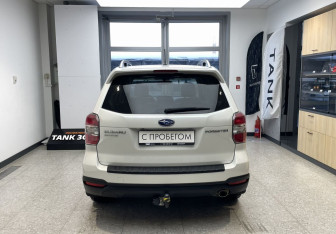 Подержанный автомобиль Subaru Forester Suv 2014 года (6 фото)
