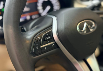 Подержанный автомобиль Infiniti QX50 2021 года (16 фото)