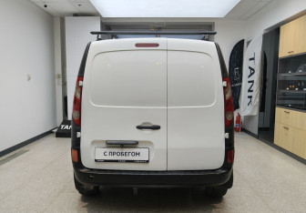 Подержанный автомобиль Renault Kangoo 2012 года (5 фото)