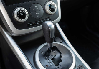 Подержанный автомобиль Mazda CX-7 2007 года (15 фото)