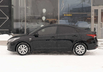 Подержанный автомобиль Hyundai Solaris Sedan 2021 года (8 фото)