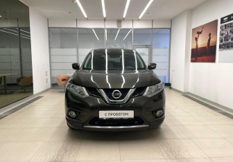 Подержанный автомобиль Nissan X-Trail 2017 года (2 фото)