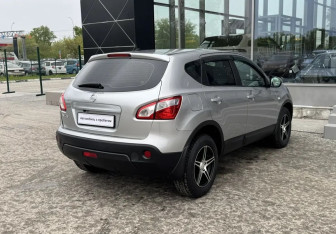 Подержанный автомобиль Nissan Qashqai 2012 года (5 фото)