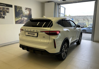 Подержанный автомобиль Haval F7 2022 года (4 фото)