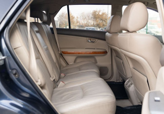 Подержанный автомобиль Lexus RX 2003 года (22 фото)