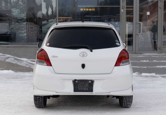 Подержанный автомобиль Toyota Vitz 2009 года (6 фото)