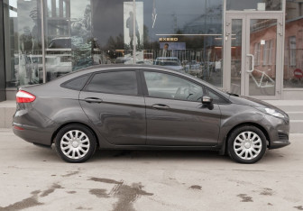 Подержанный автомобиль Ford Fiesta Sedan 2017 года (4 фото)