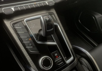 Подержанный автомобиль Geely Atlas Pro 2023 года (12 фото)