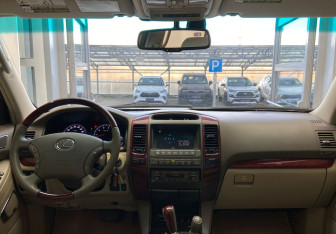 Подержанный автомобиль Lexus GX 2008 года (16 фото)