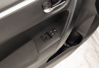 Подержанный автомобиль Toyota Corolla Sedan 2014 года (16 фото)