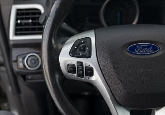 Подержанный автомобиль Ford Explorer 2012 года (12 фото)