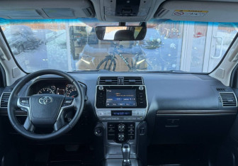 Подержанный автомобиль Toyota Land Cruiser Prado 2018 года (11 фото)
