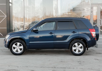Подержанный автомобиль Suzuki Grand Vitara 2008 года (8 фото)