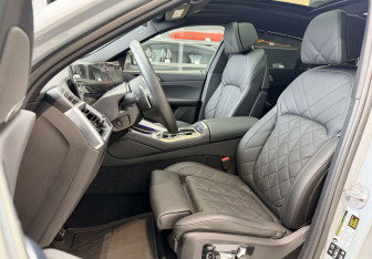 Подержанный автомобиль BMW X6 M 2024 года (17 фото)