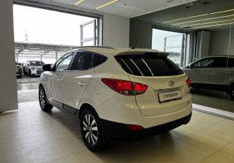 Подержанный автомобиль Hyundai ix35 2012 года (6 фото)