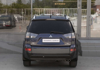 Подержанный автомобиль Mitsubishi Outlander 2007 года (6 фото)