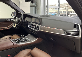 Подержанный автомобиль BMW X5 2019 года (15 фото)