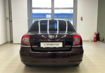Подержанный автомобиль Toyota Avensis Sedan 2007 года (5 фото)