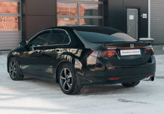 Подержанный автомобиль Honda Accord Sedan 2008 года (7 фото)