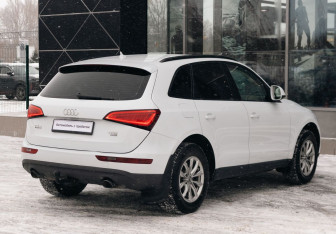 Подержанный автомобиль Audi Q5 2012 года (5 фото)