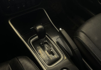 Подержанный автомобиль Mitsubishi Outlander 2017 года (13 фото)