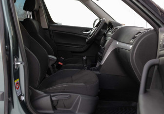 Подержанный автомобиль Skoda Yeti 2012 года (17 фото)