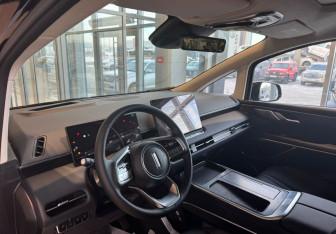 Подержанный автомобиль Wey 80 2025 года (6 фото)