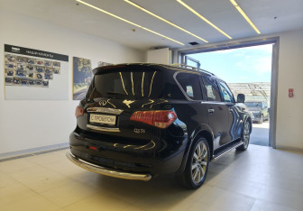 Подержанный автомобиль Infiniti QX56 2012 года (4 фото)