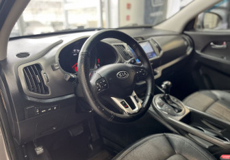 Подержанный автомобиль Kia Sportage 2012 года (12 фото)