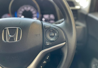 Подержанный автомобиль Honda Fit 2018 года (17 фото)