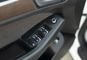 Подержанный автомобиль Audi Q5 2013 года (18 фото)