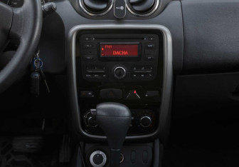 Подержанный автомобиль Renault Duster 2015 года (13 фото)