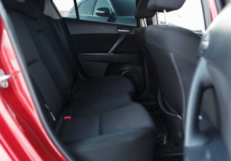 Подержанный автомобиль Mazda 3 Sedan 2012 года (16 фото)