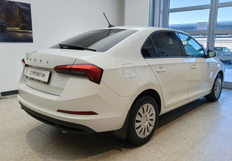 Подержанный автомобиль Skoda Rapid Liftback 2020 года (5 фото)