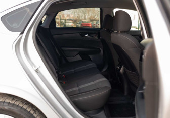 Подержанный автомобиль Kia Cerato Sedan 2021 года (19 фото)