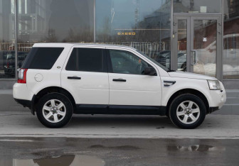 Подержанный автомобиль Land Rover Freelander 2009 года (4 фото)