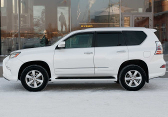 Подержанный автомобиль Lexus GX 2011 года (8 фото)