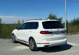 Подержанный автомобиль BMW X7 2019 года (5 фото)