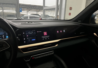 Подержанный автомобиль Geely Monjaro 2023 года (8 фото)