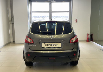 Подержанный автомобиль Nissan Qashqai 2013 года (5 фото)