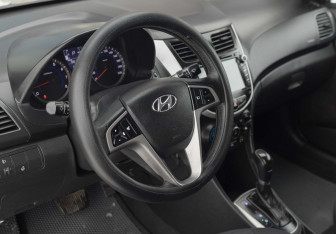 Подержанный автомобиль Hyundai Solaris Sedan 2014 года (11 фото)