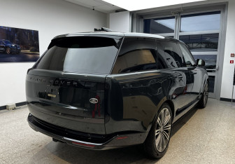 Подержанный автомобиль Land Rover Range Rover 2023 года (4 фото)