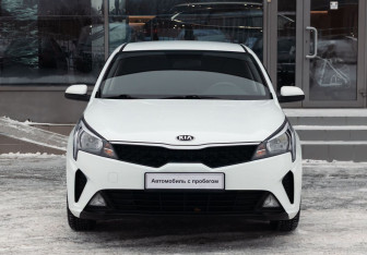 Подержанный автомобиль Kia Rio Sedan 2020 года (2 фото)