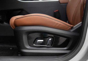 Подержанный автомобиль Omoda C5 2022 года (18 фото)