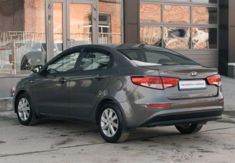 Подержанный автомобиль Kia Rio Sedan 2016 года (7 фото)