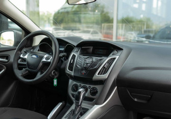 Подержанный автомобиль Ford Focus Wagon 2012 года (10 фото)