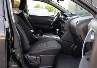 Подержанный автомобиль Nissan Qashqai 2007 года (18 фото)