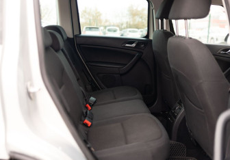 Подержанный автомобиль Skoda Yeti 2013 года (18 фото)